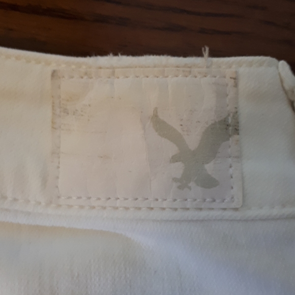 AE White Tomgirl Distressed Jeans - Picture 3 of 6